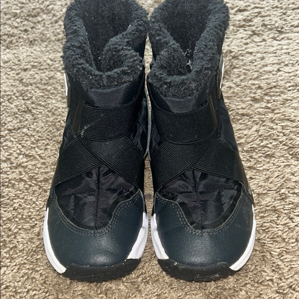 Nike Black Quilted Winter Boots